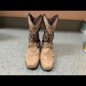 Toddler size 7m cowboy boots